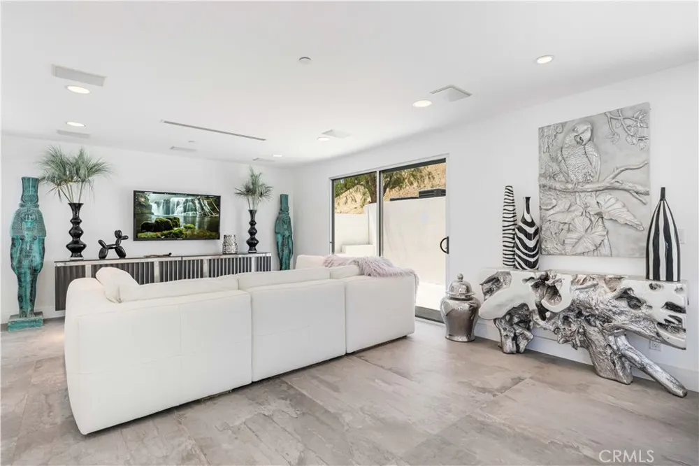 71 Coolwater Road Bell Canyon, CA 91307