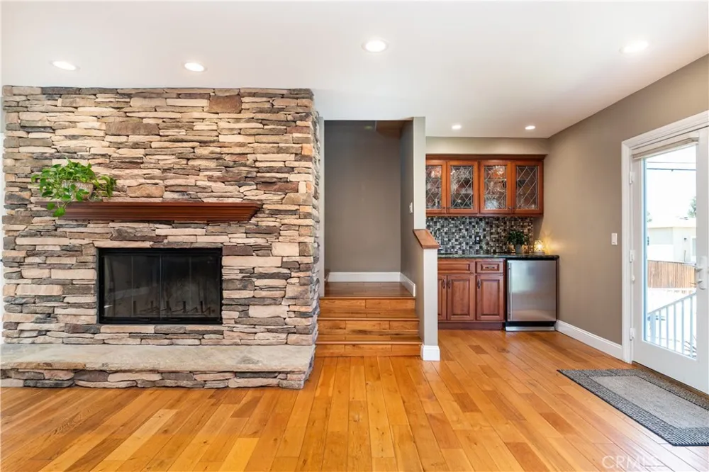10159 Parr Avenue Sunland, CA 91040