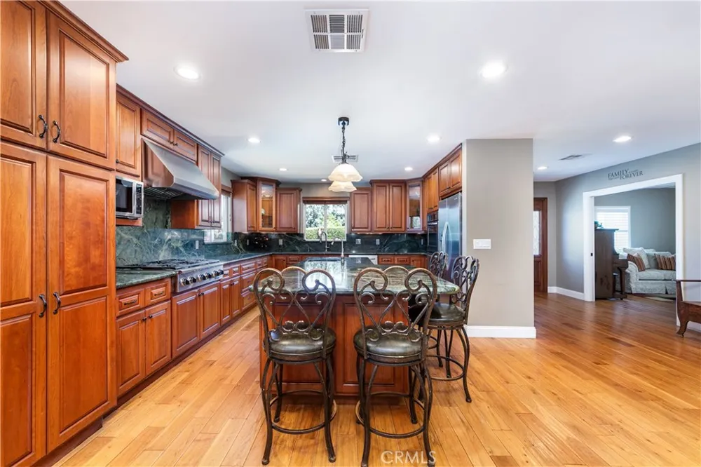 10159 Parr Avenue Sunland, CA 91040