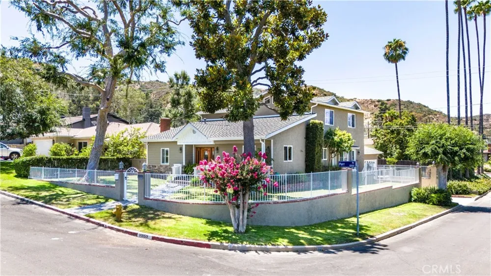 10159 Parr Avenue Sunland, CA 91040