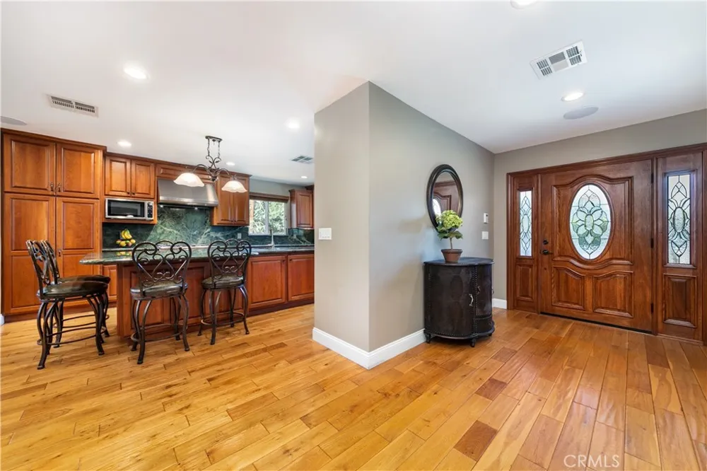 10159 Parr Avenue Sunland, CA 91040