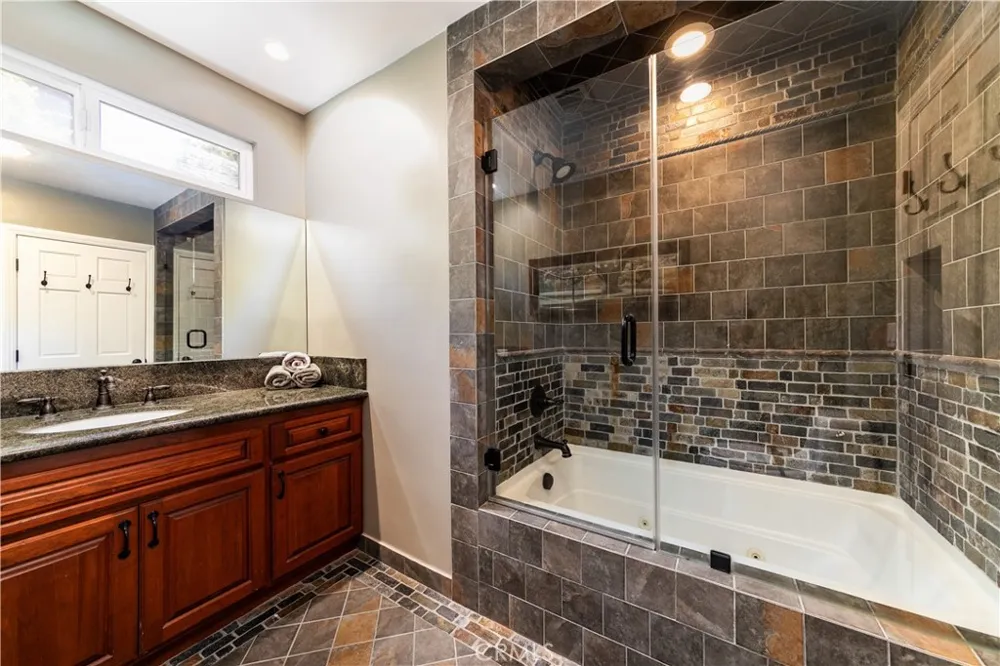 10159 Parr Avenue Sunland, CA 91040