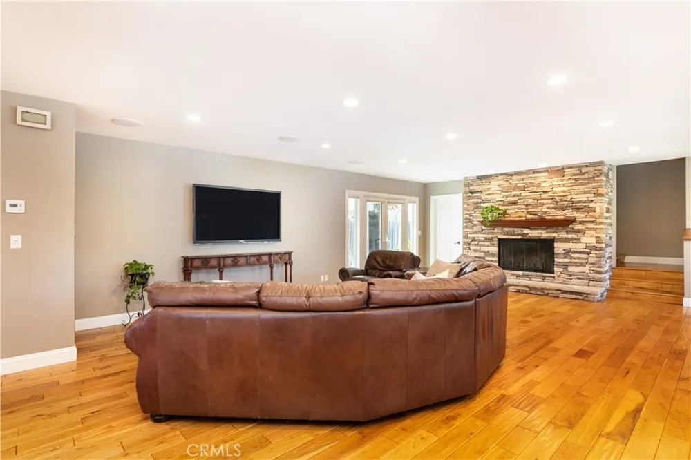 10159 Parr Avenue Sunland, CA 91040