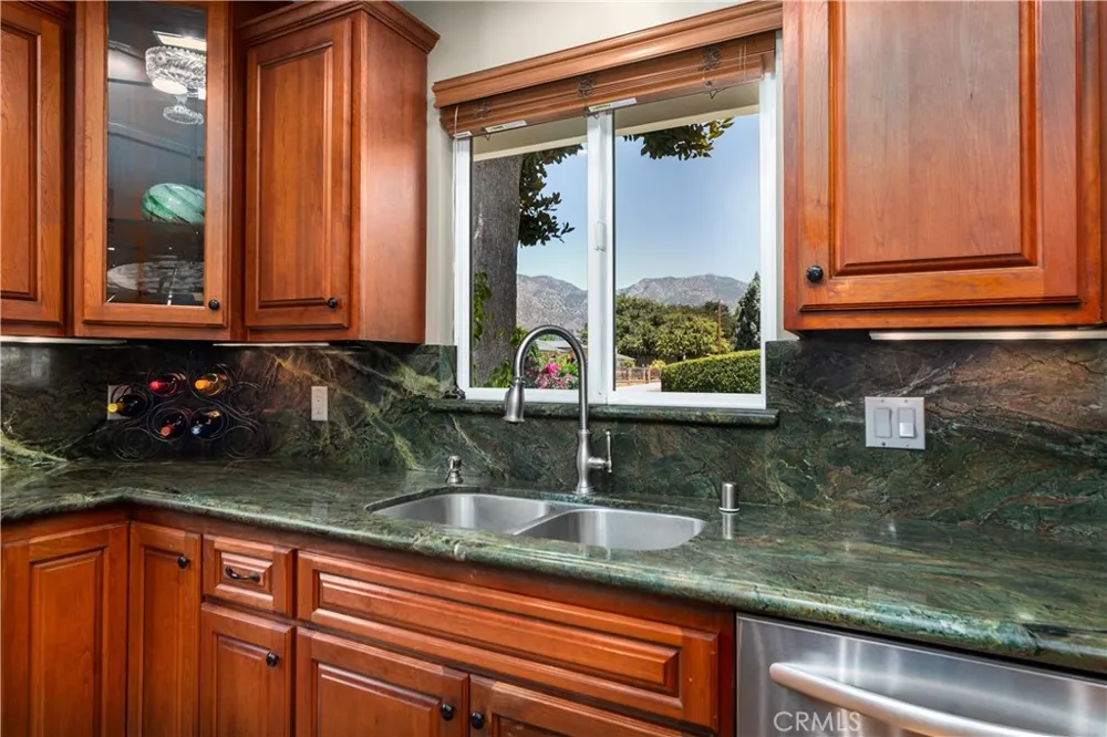 10159 Parr Avenue Sunland, CA 91040
