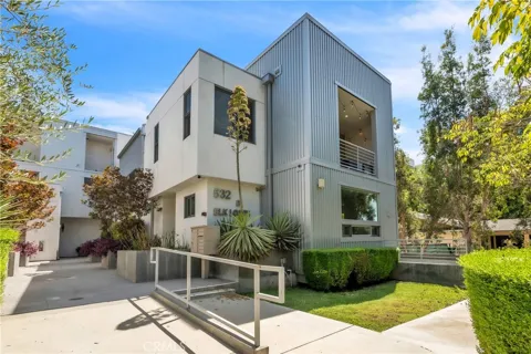 532 W Elk Avenue #1