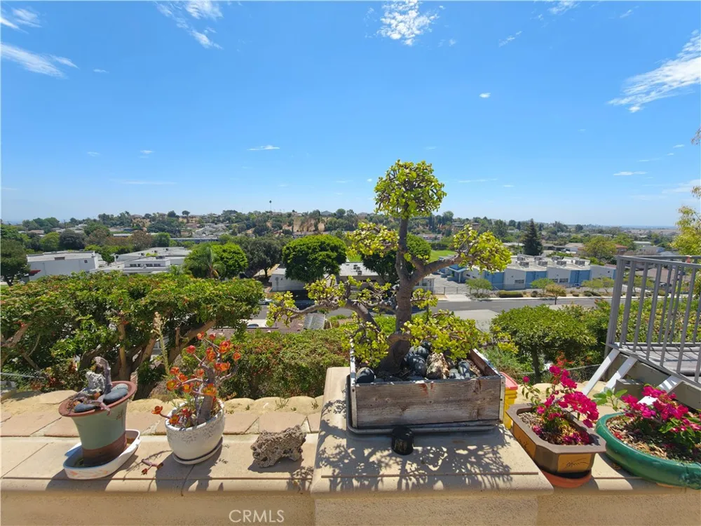 660 S Bradshawe Avenue Monterey Park, CA 91754