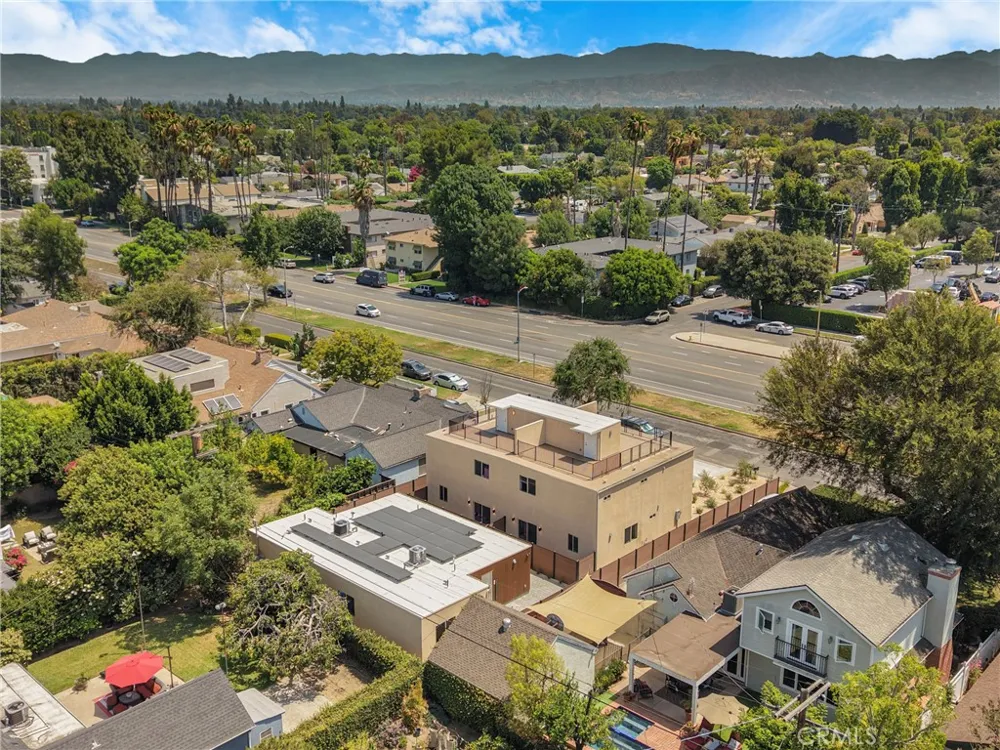 4851 Woodman Avenue Sherman Oaks, CA 91423