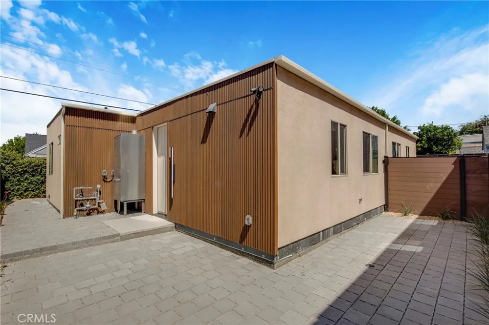 4851 Woodman Avenue Sherman Oaks, CA 91423