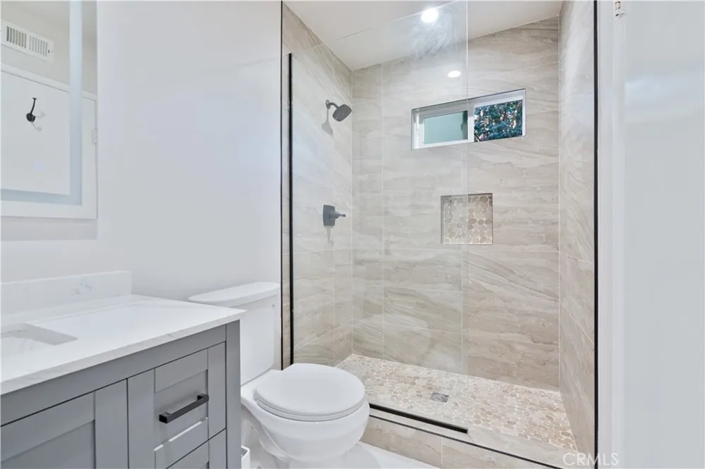 6155 Goshen Avenue Simi Valley, CA 93063