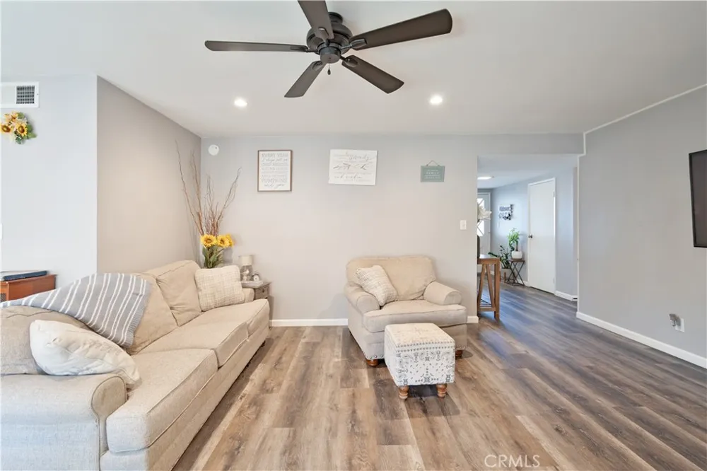 6155 Goshen Avenue Simi Valley, CA 93063
