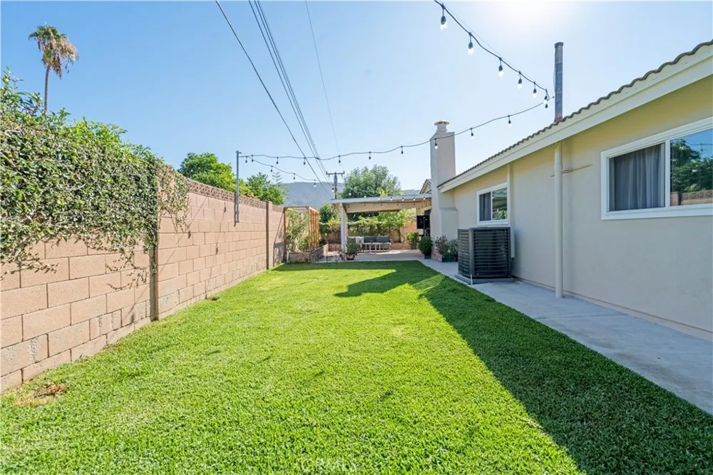 6155 Goshen Avenue Simi Valley, CA 93063