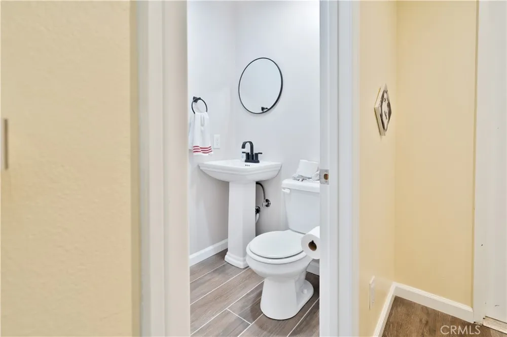 6155 Goshen Avenue Simi Valley, CA 93063