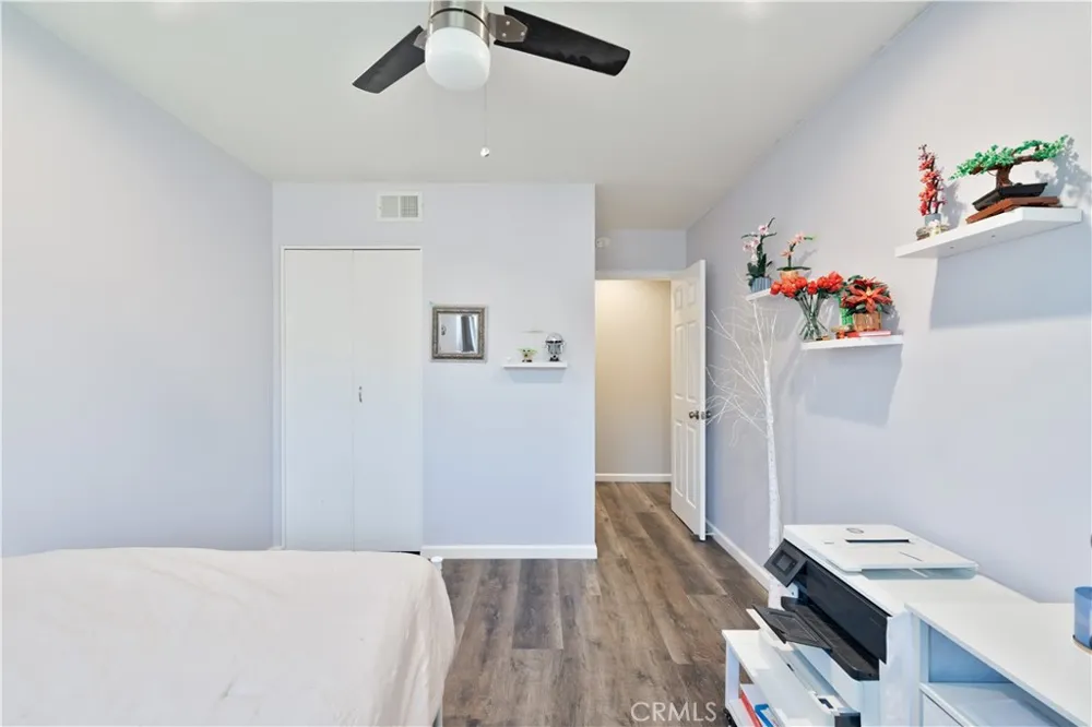 6155 Goshen Avenue Simi Valley, CA 93063