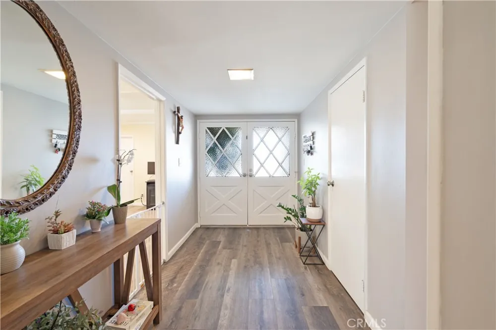 6155 Goshen Avenue Simi Valley, CA 93063