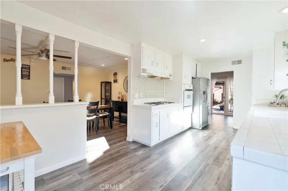 6155 Goshen Avenue Simi Valley, CA 93063