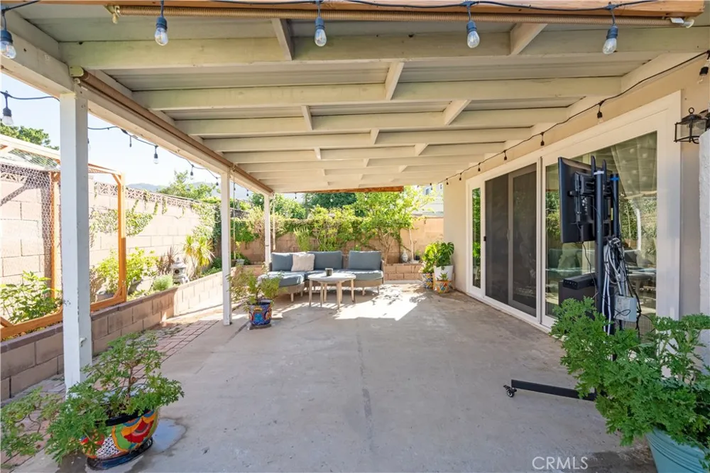 6155 Goshen Avenue Simi Valley, CA 93063