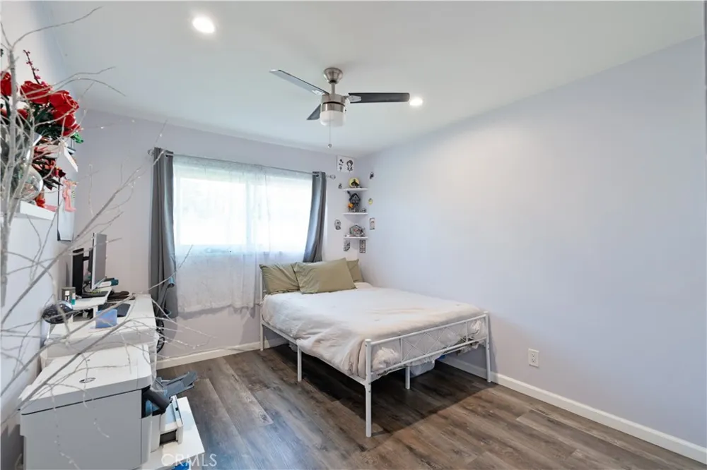 6155 Goshen Avenue Simi Valley, CA 93063