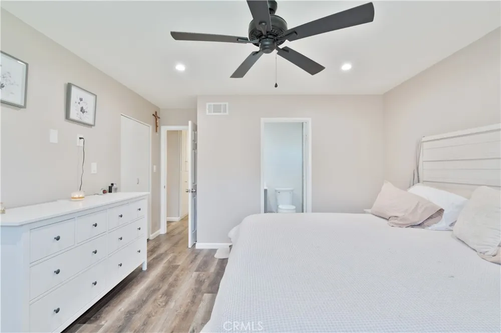 6155 Goshen Avenue Simi Valley, CA 93063
