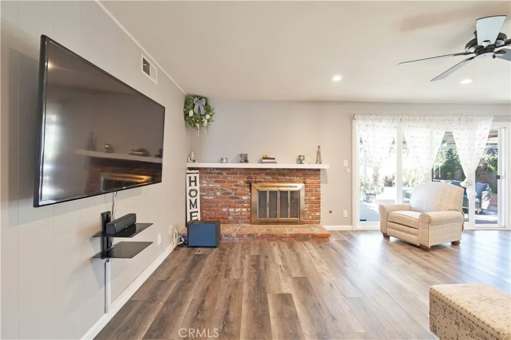 6155 Goshen Avenue Simi Valley, CA 93063