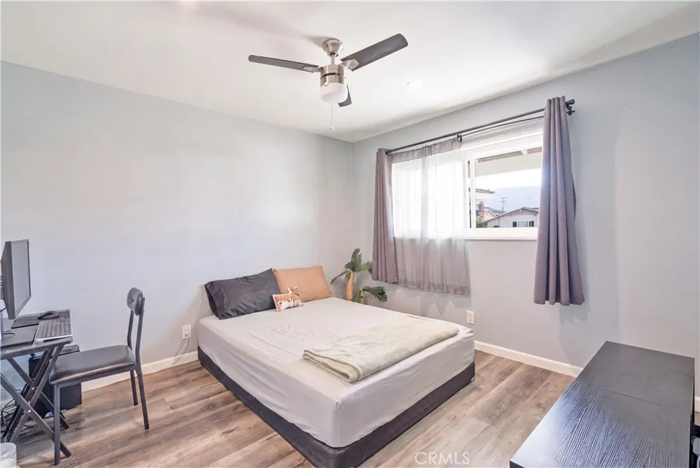 6155 Goshen Avenue Simi Valley, CA 93063