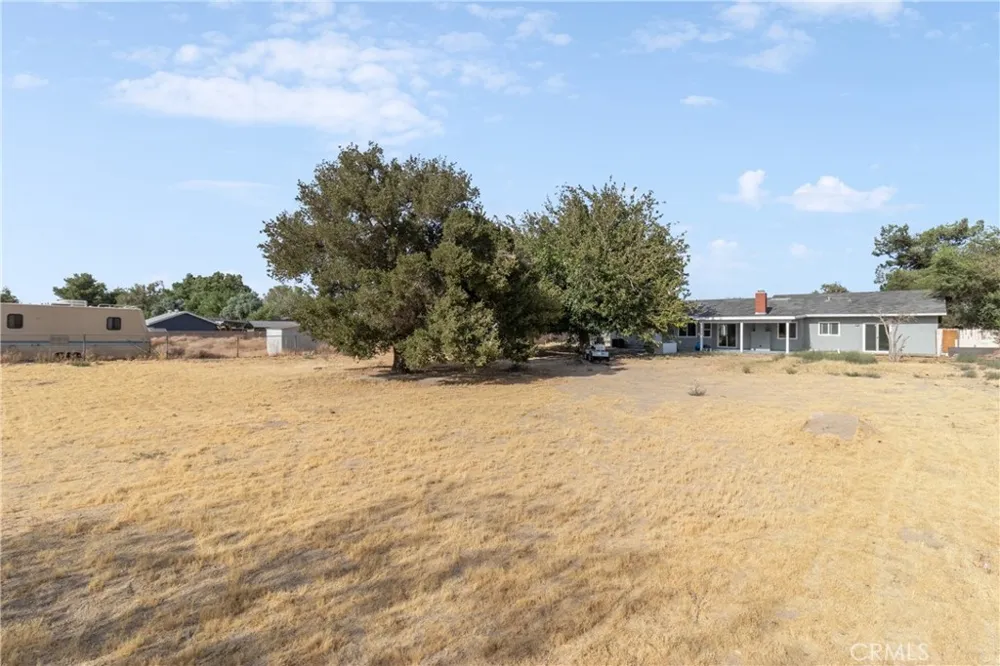 40245 176th E Lake Los Angeles, CA 93591