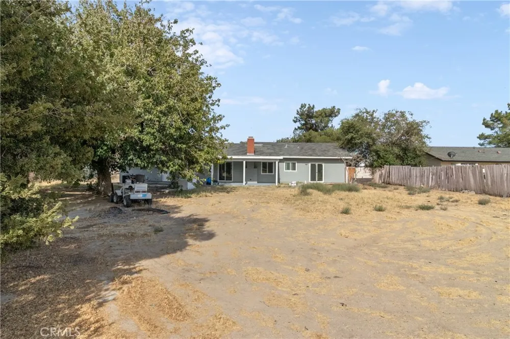 40245 176th E Lake Los Angeles, CA 93591