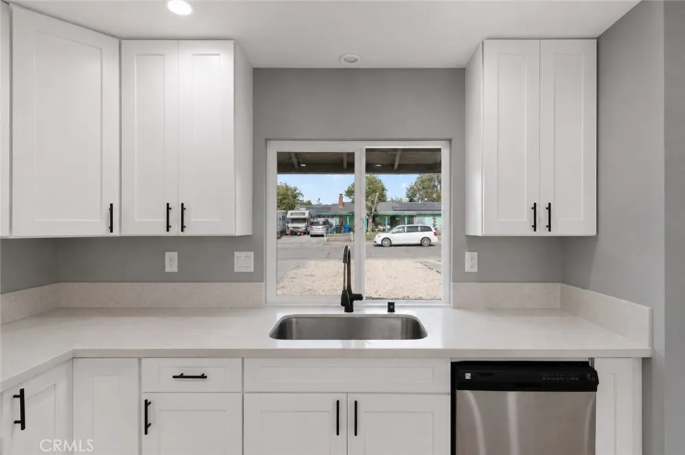 40245 176th E Lake Los Angeles, CA 93591