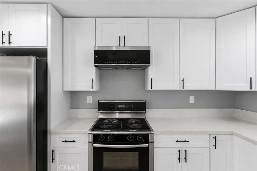 40245 176th E Lake Los Angeles, CA 93591