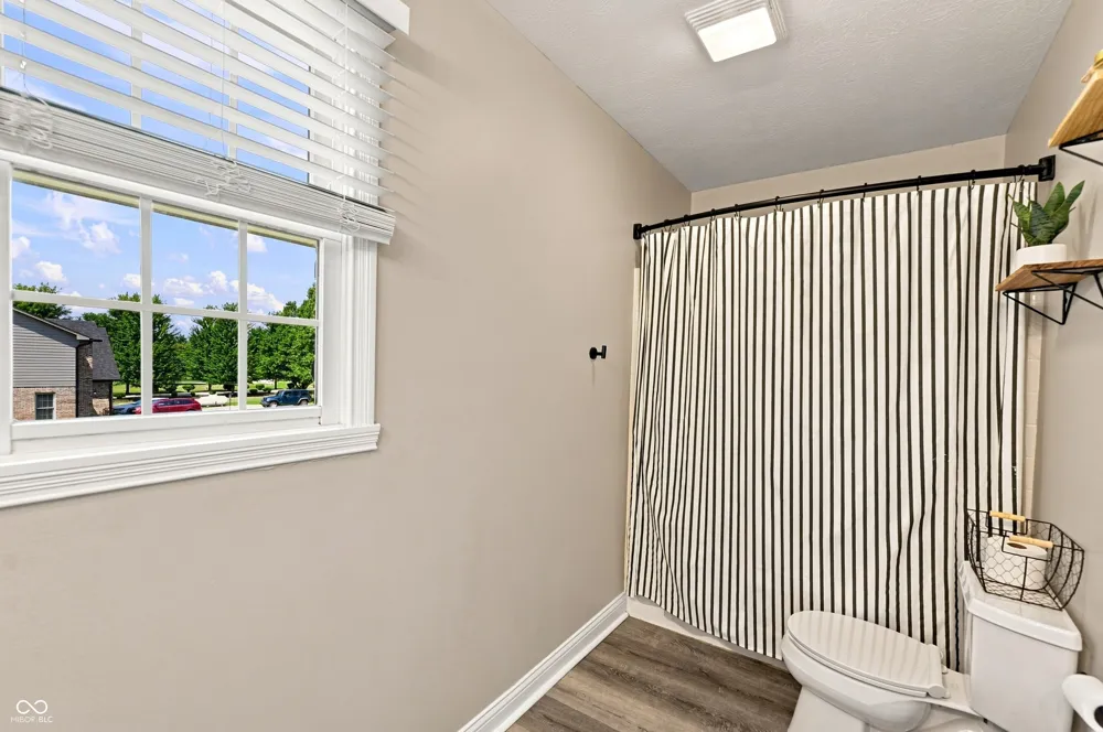 7218 500 W McCordsville, IN 46055