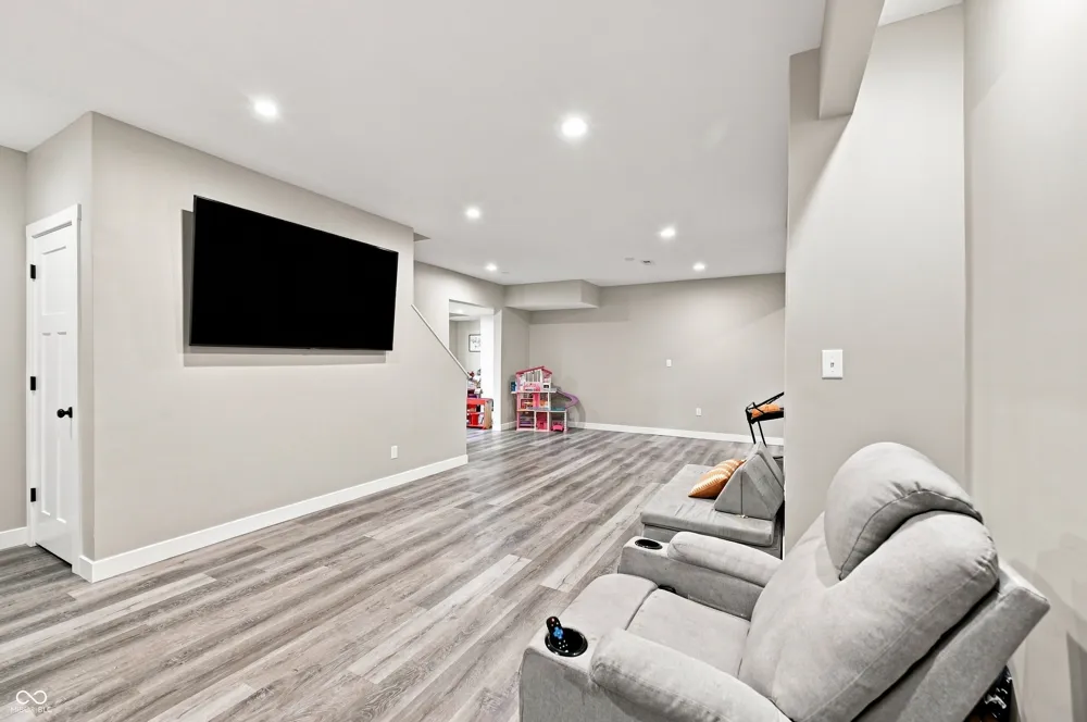 7218 500 W McCordsville, IN 46055