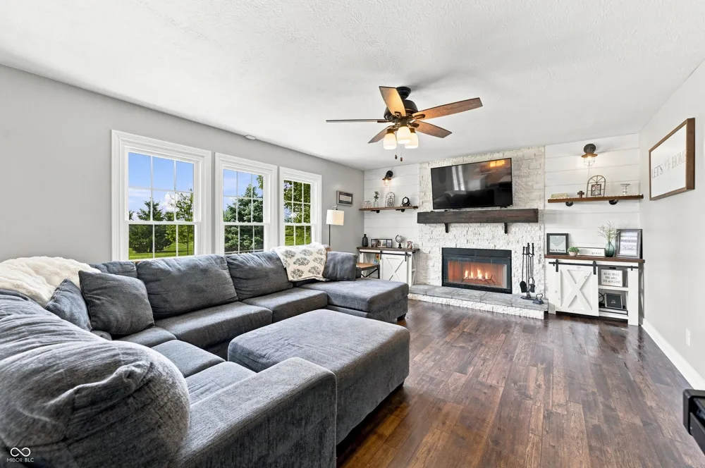 7218 500 W McCordsville, IN 46055