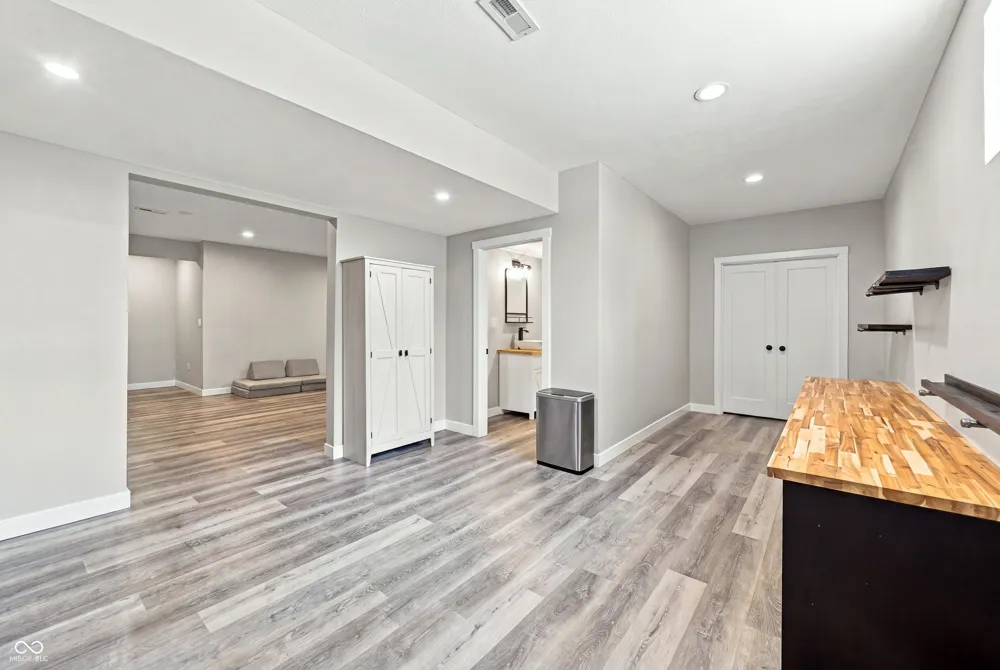 7218 500 W McCordsville, IN 46055
