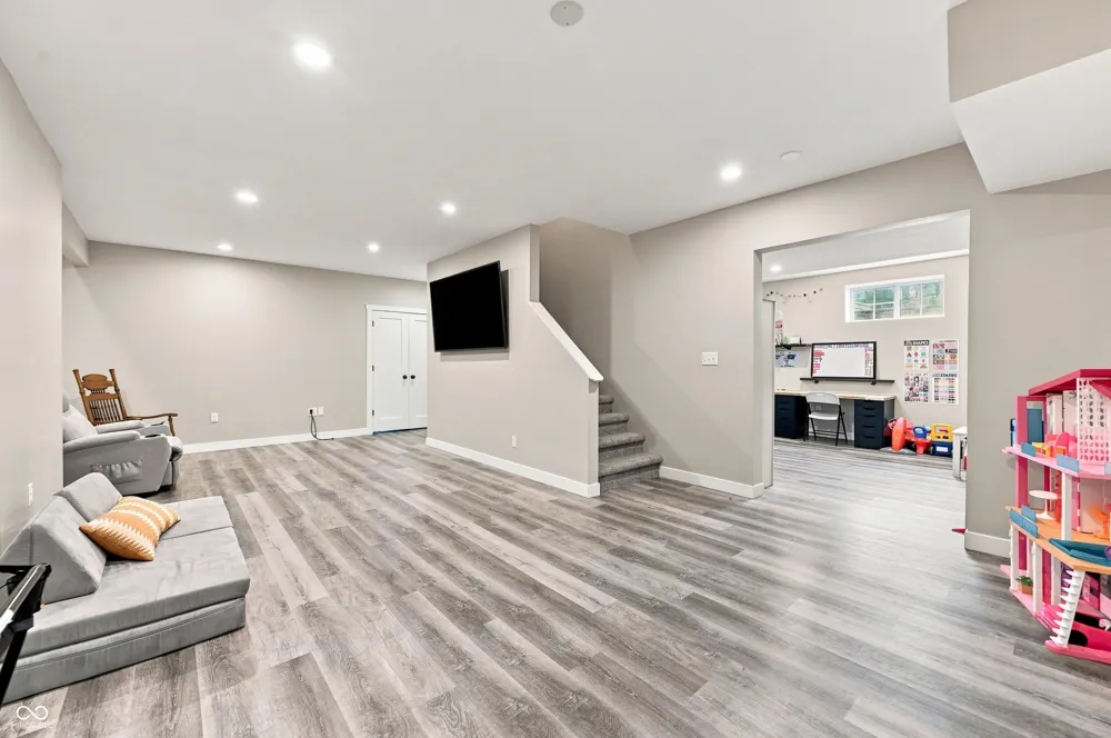 7218 500 W McCordsville, IN 46055
