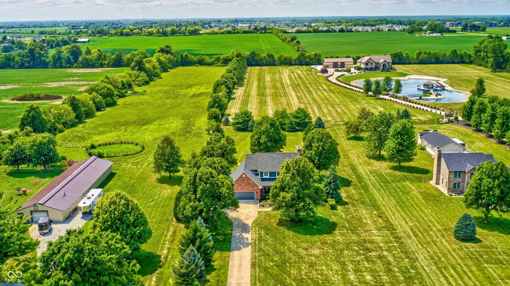 7218 500 W McCordsville, IN 46055