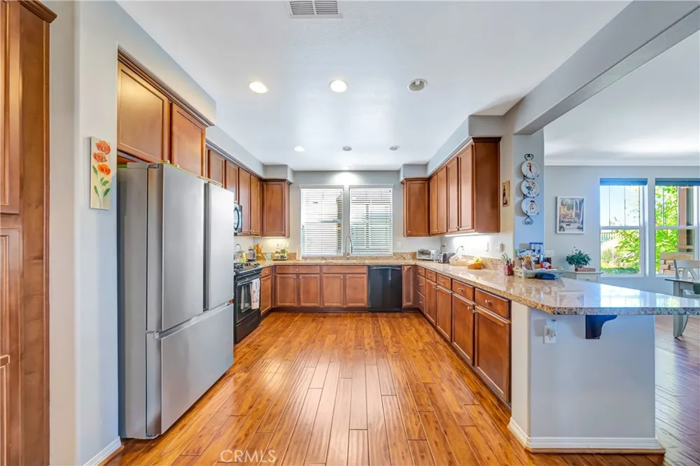 28606 Pietro Valencia, CA 91354