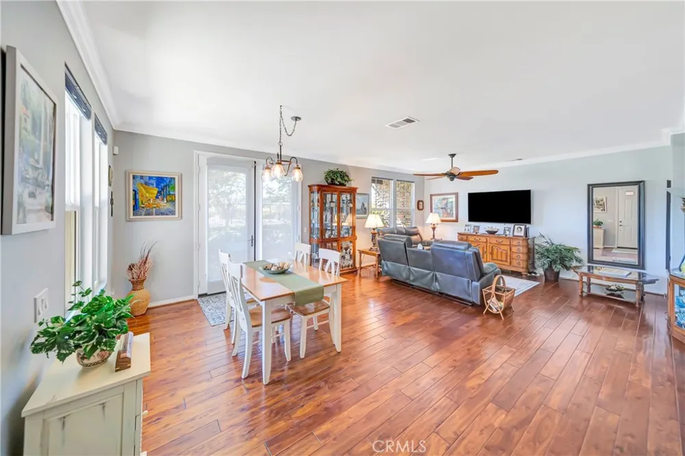 28606 Pietro Valencia, CA 91354