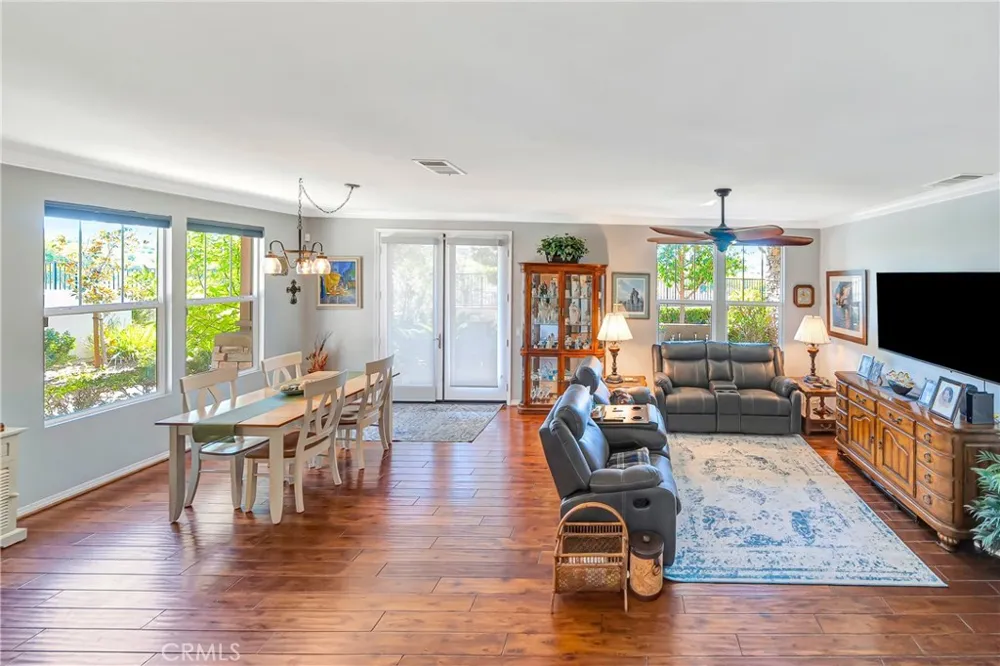 28606 Pietro Valencia, CA 91354