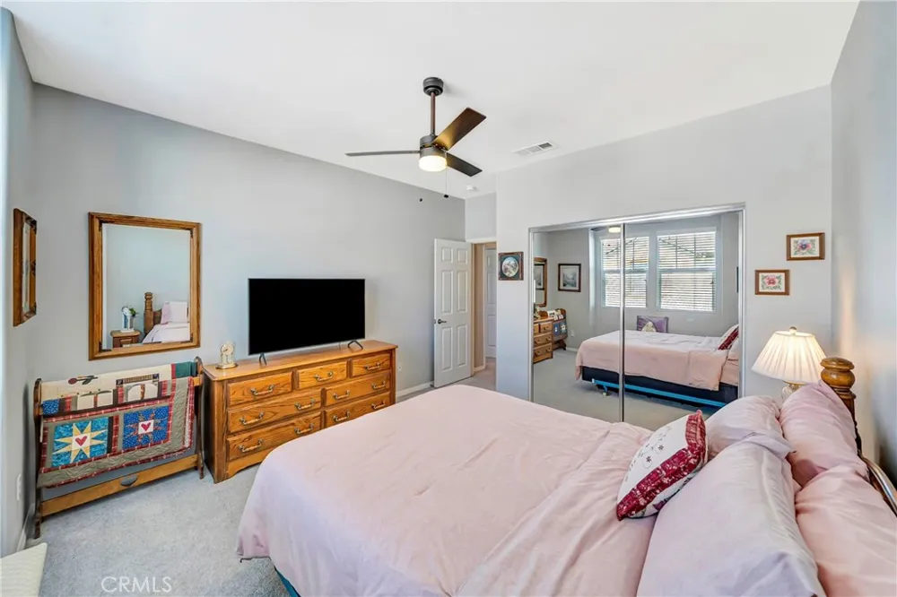 28606 Pietro Valencia, CA 91354