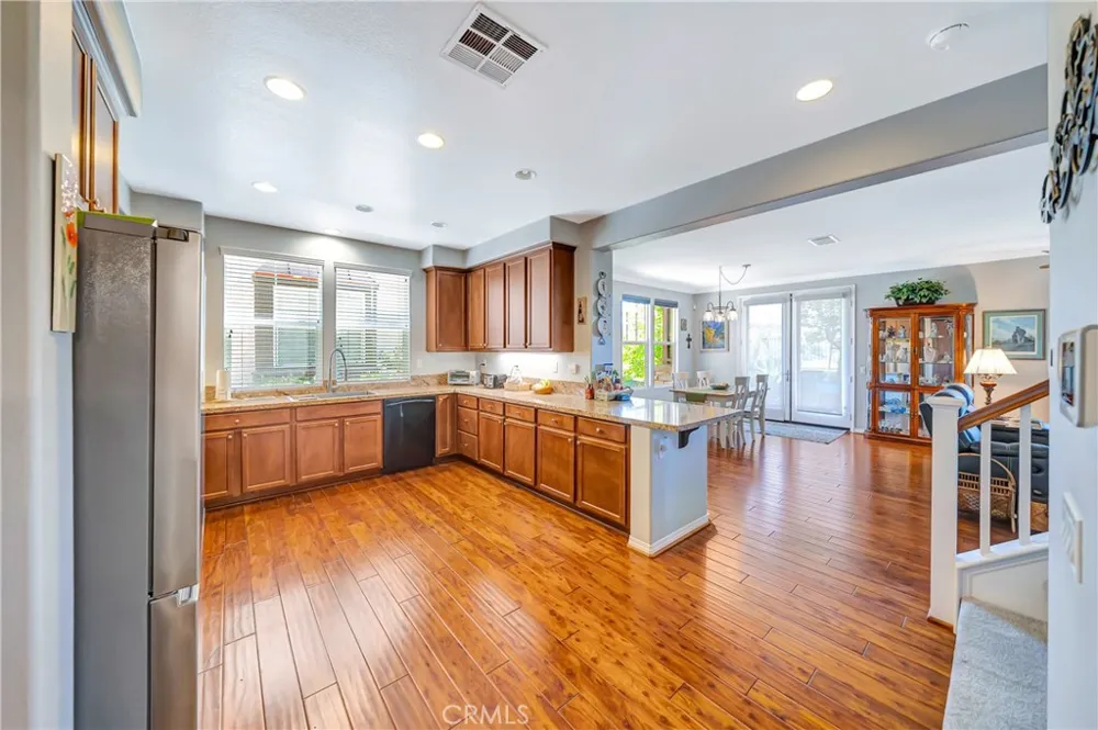 28606 Pietro Valencia, CA 91354