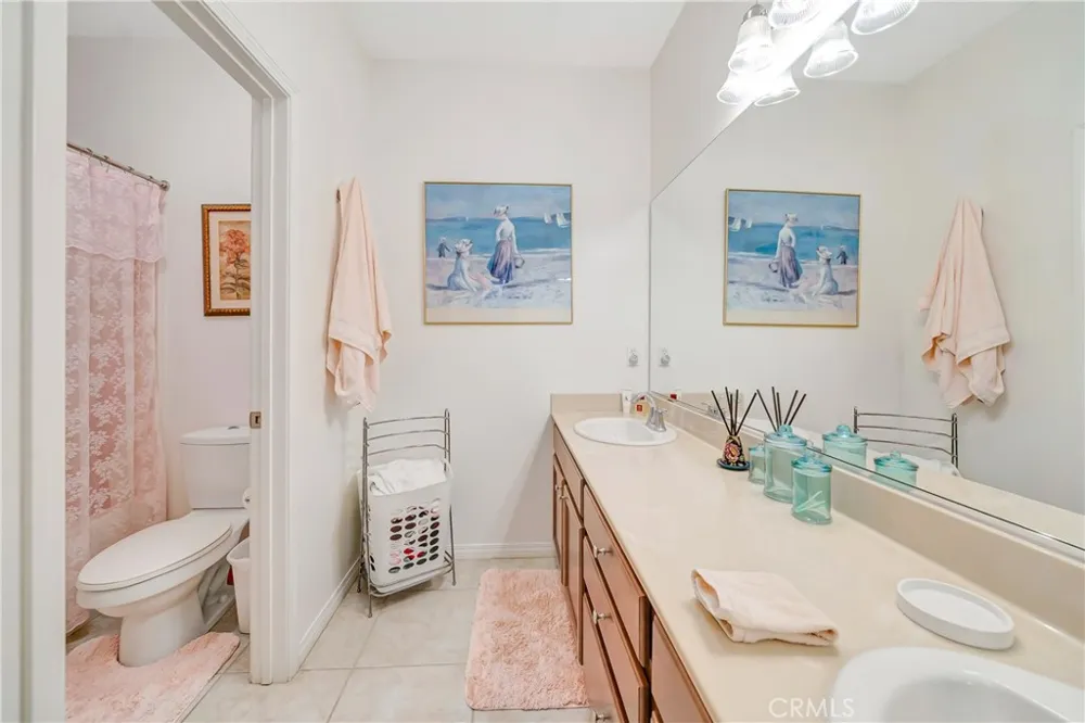 28606 Pietro Valencia, CA 91354