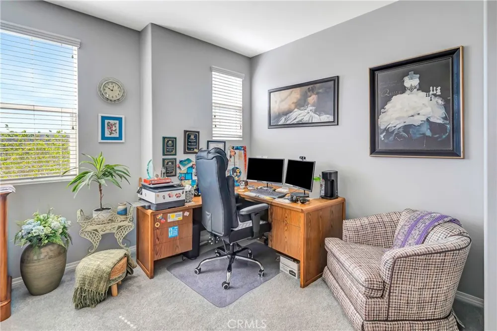 28606 Pietro Valencia, CA 91354