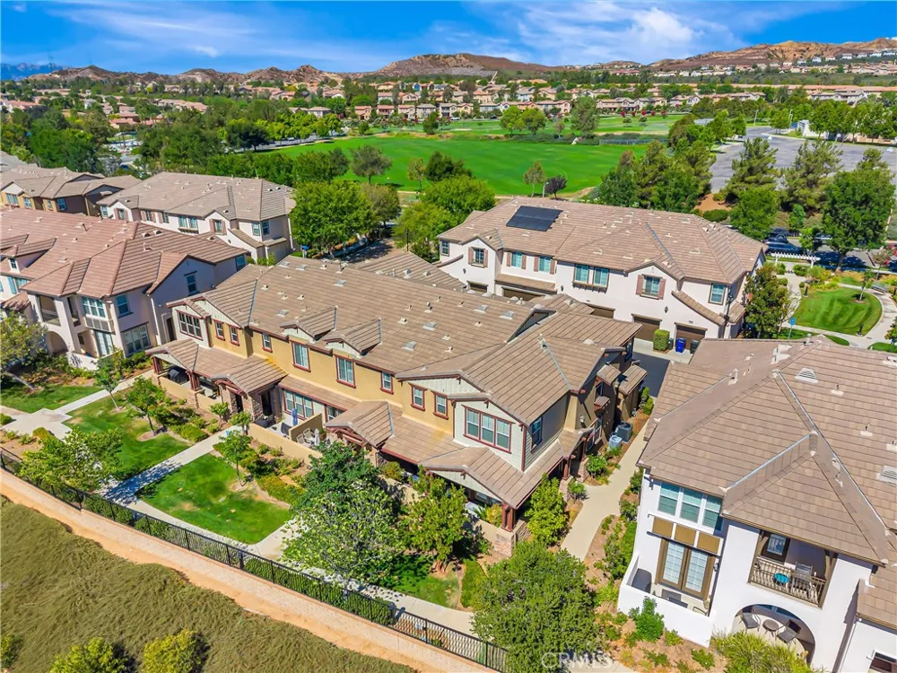 28606 Pietro Valencia, CA 91354