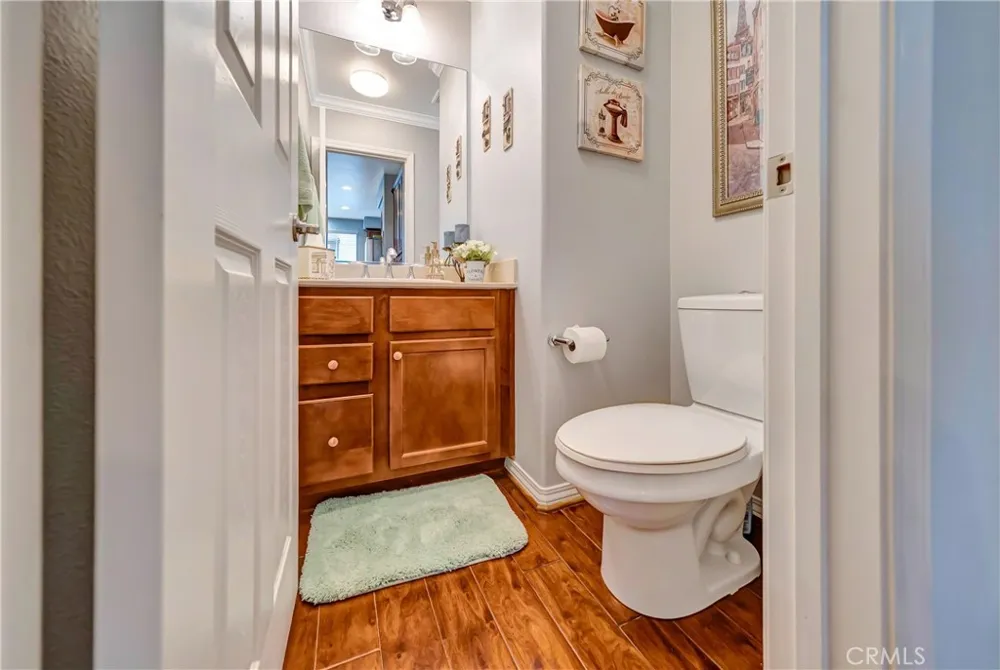 28606 Pietro Valencia, CA 91354