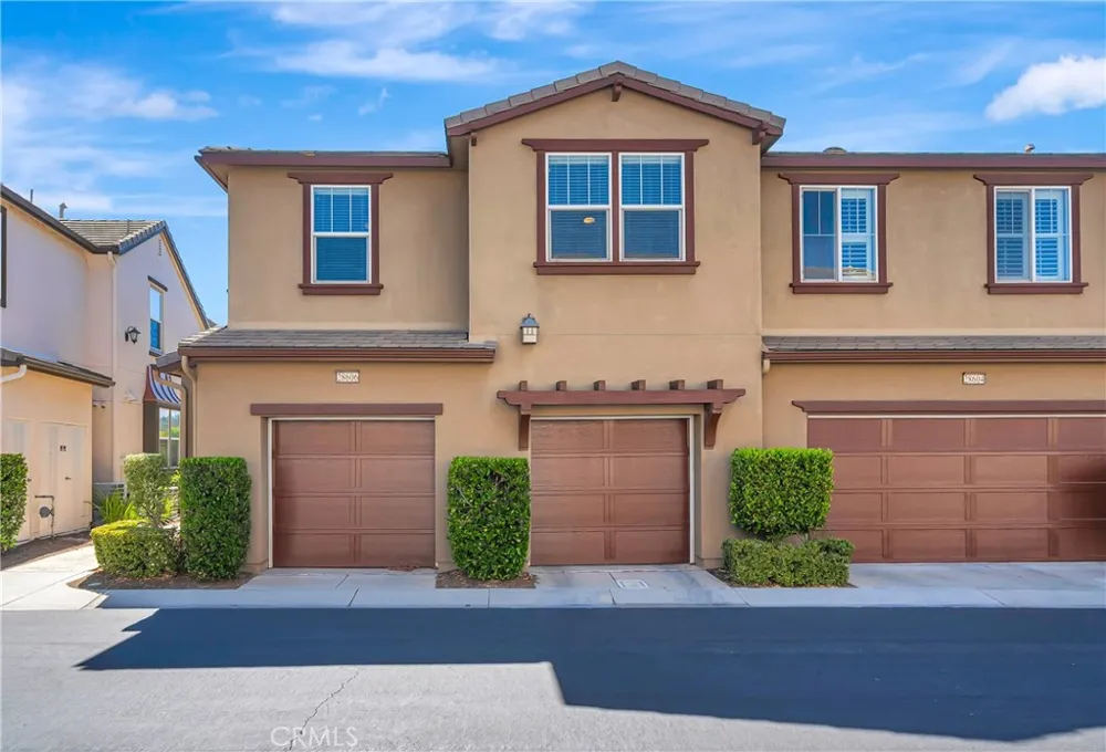 28606 Pietro Valencia, CA 91354