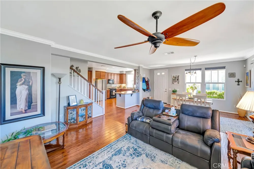 28606 Pietro Valencia, CA 91354