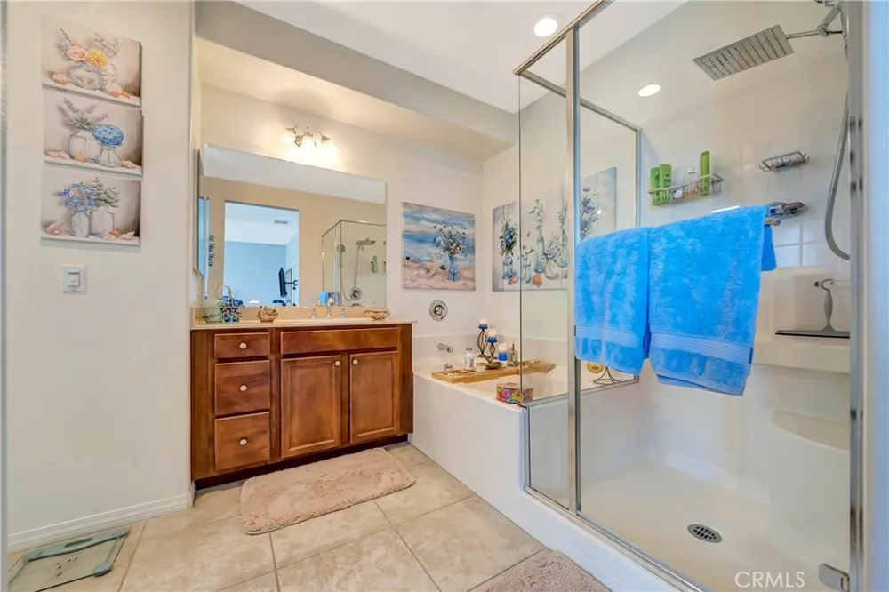 28606 Pietro Valencia, CA 91354