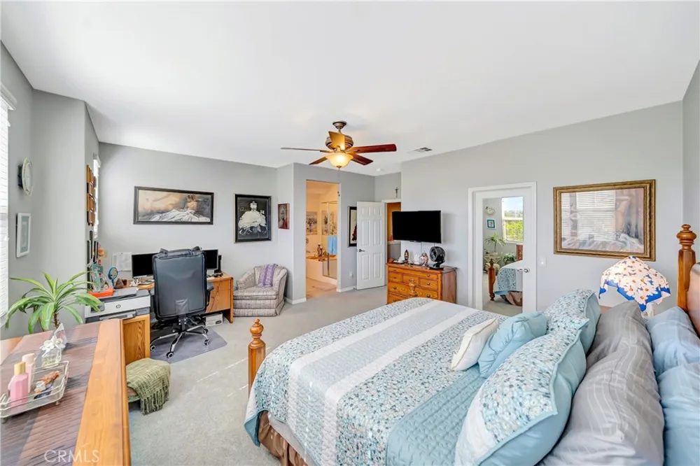 28606 Pietro Valencia, CA 91354
