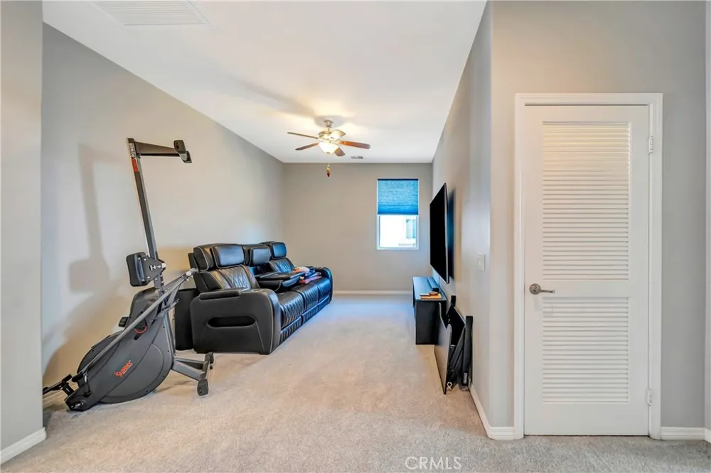 28606 Pietro Valencia, CA 91354