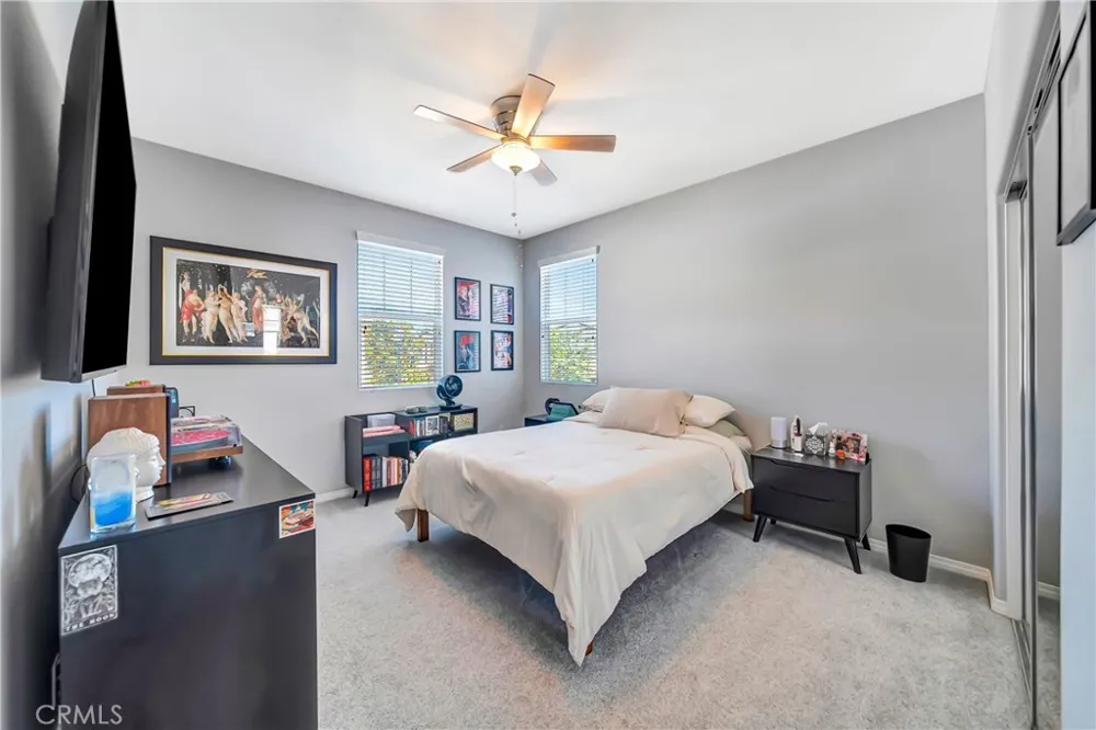 28606 Pietro Valencia, CA 91354