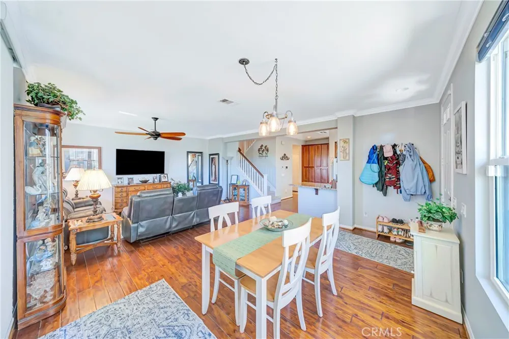 28606 Pietro Valencia, CA 91354